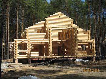 Строительство деревянных домов. Оцилиндрованное бревно.