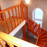 Лестница для деревянного дома.
